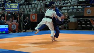 2 judoka's in actie