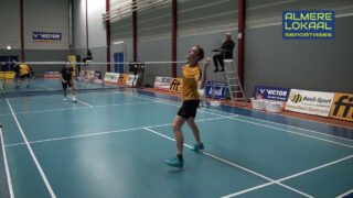 Jasper Koppen slaat shuttle