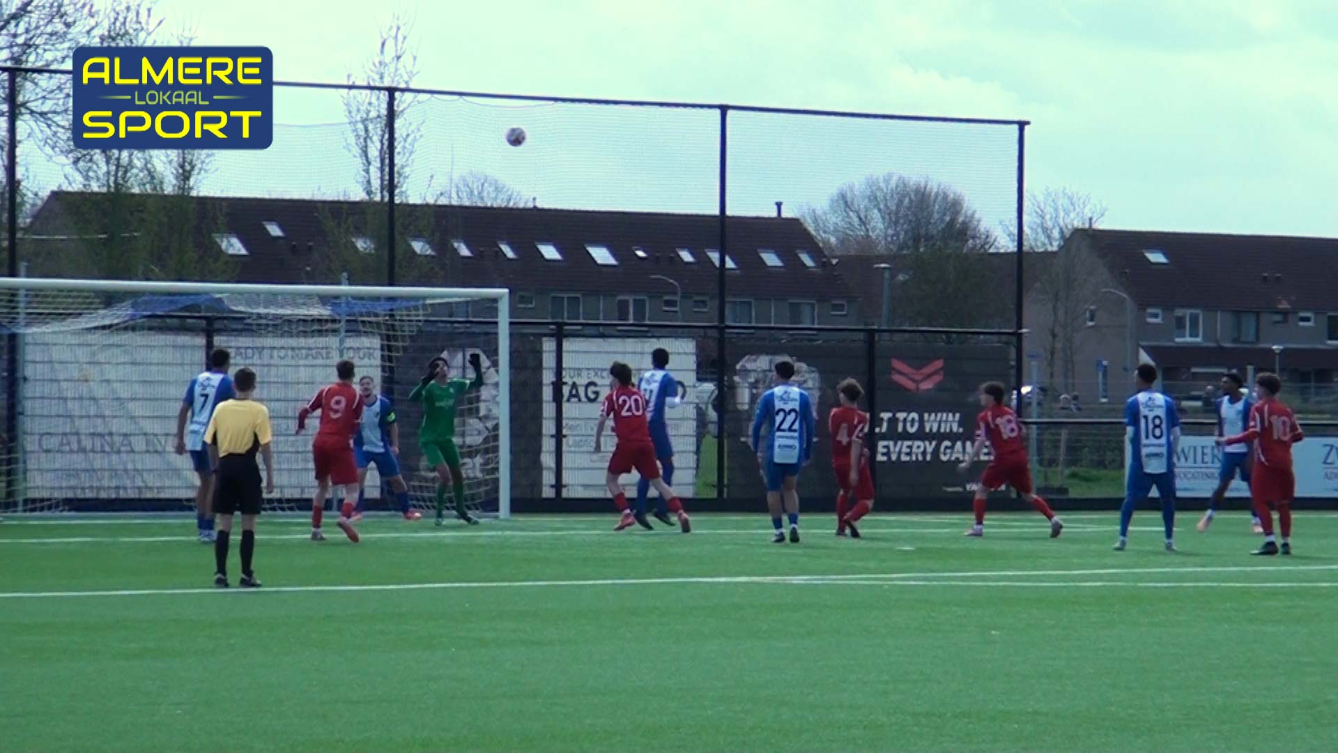 Doelpoging van Florence (Italie) tegen ASC Waterwijk (JO19)